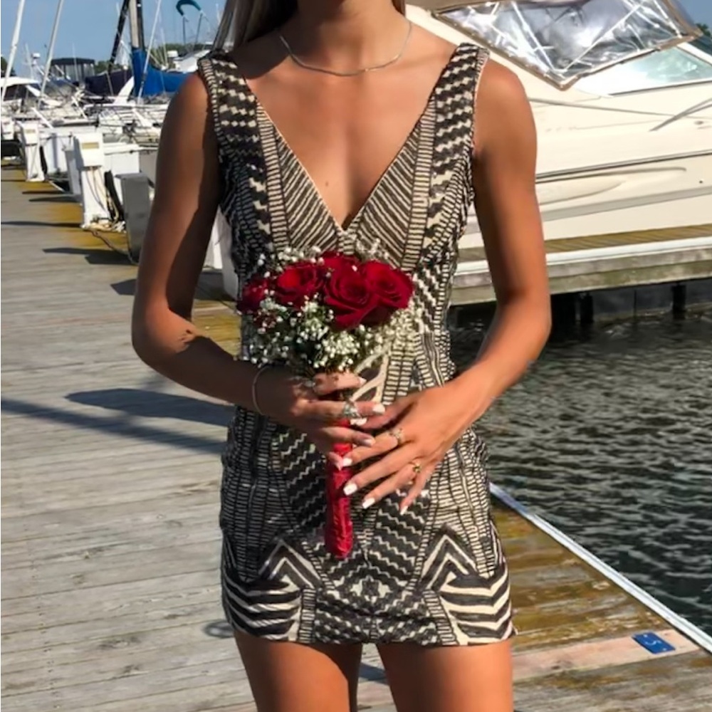 Party like me Body con Lulus Dress Size Small